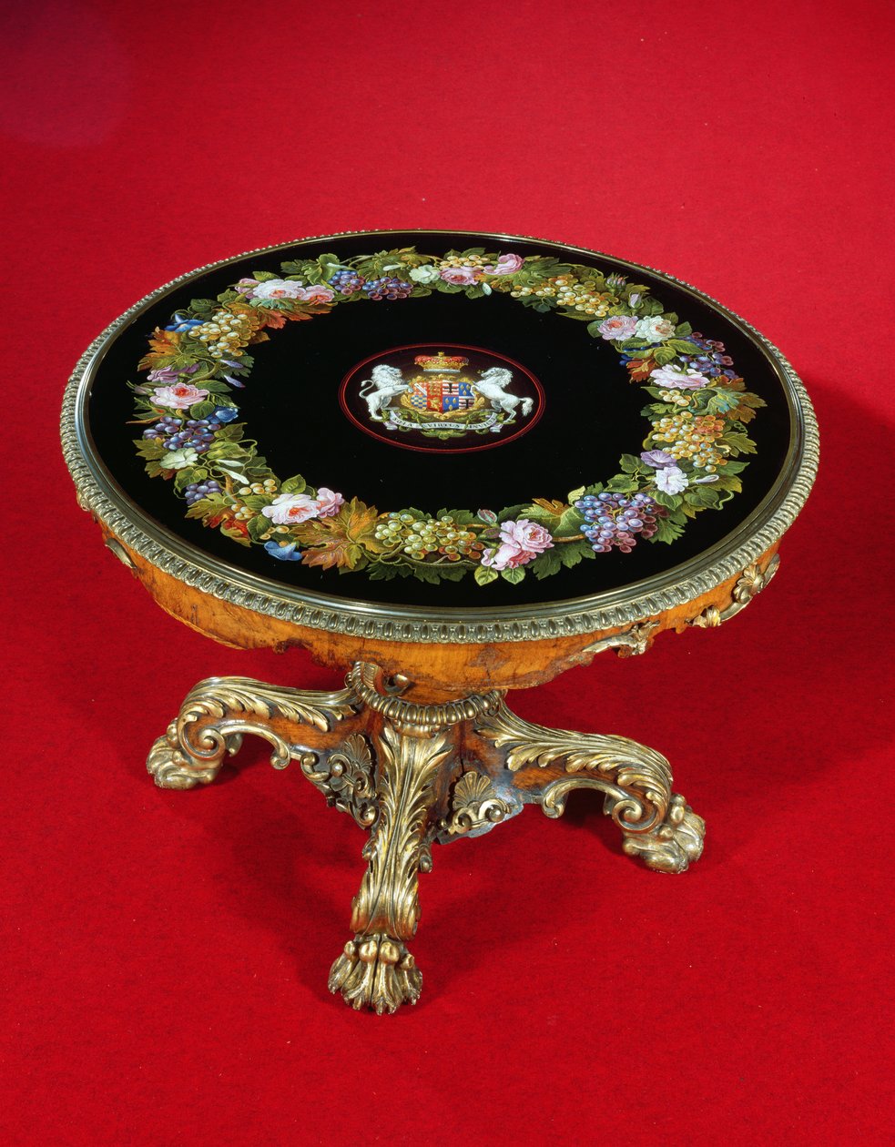 Mikromosaikbord med Norfolk och Leveson-Gower vapensköldar, 1847 (trä, metall och mikromosaik) av Italian School