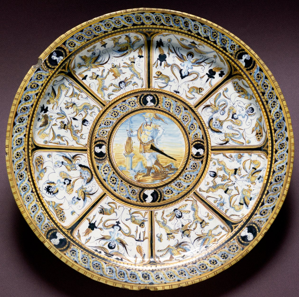 Representation av de romerska hjältarna Scaevola (Muzio Scevola) Keramisk platta tillverkad i Urbino, Italien. 1590 ca. Florens, Bargellos nationalmuseum av Italian School