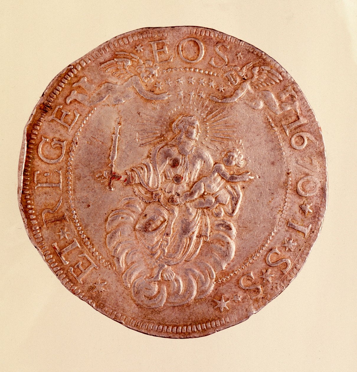 Silvermynt från republiken Genua (Genes) med representation av jungfru Maria med Jesus barn. 1670. Diam. 5,8 cm Neapel, museo archeologico av Italian School