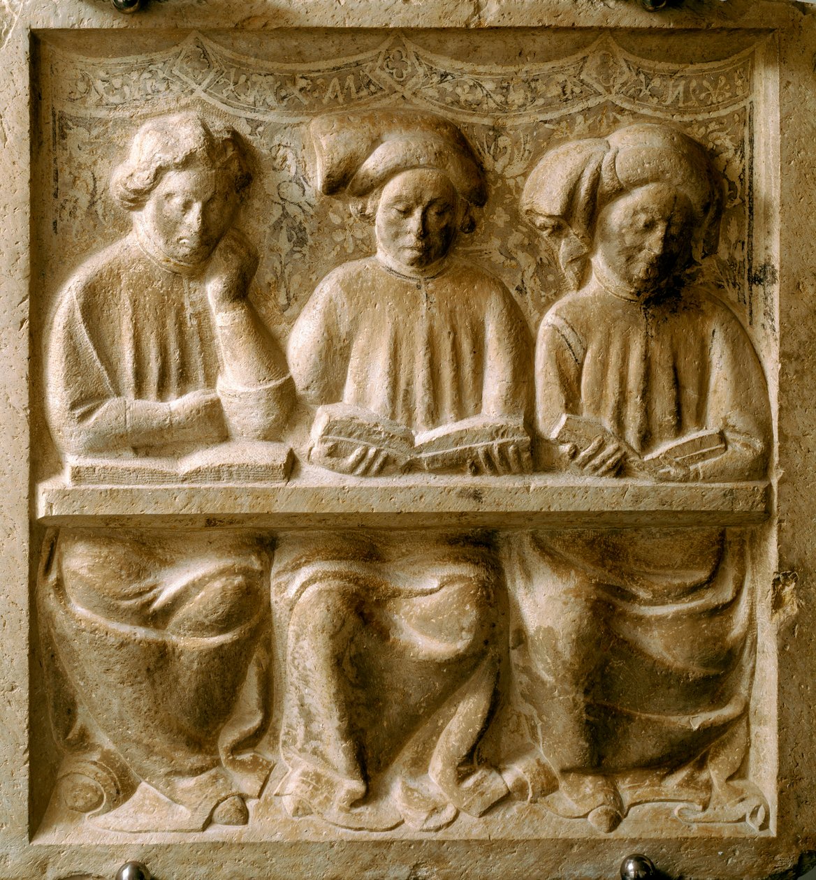 Studenter som följer en kurs. (Låg marmorrelief, början av 1300-talet) av Italian School
