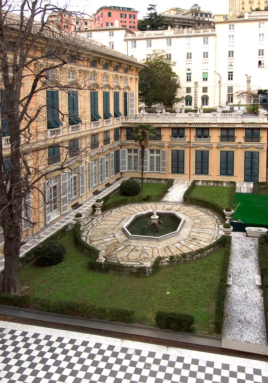 Utsikt över innergården till palatset (Palazzo) Bianco (eller Luca Grimaldi-palatset) byggt 1530 och 1540 i Genes (Genova), Italien av Italian School