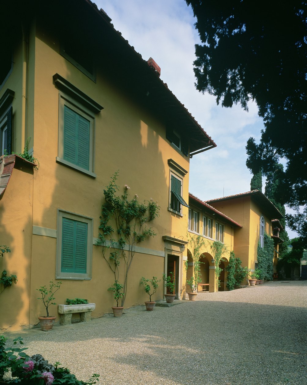 Utsikt över exteriören (foto) av Italian School