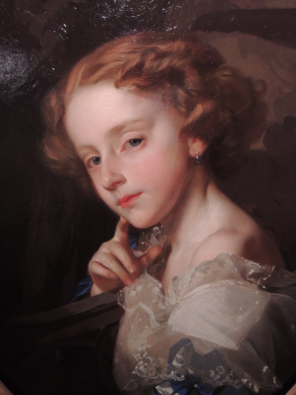 Makarov I.K.Porträtt av konstnärens dotter. Porträtt av en flicka. 1852. Olja på duk. Rybinsk historiska, arkitektoniska och konstmuseumsreservat. Enligt antagandet av personalen vid Rybinsk -museet fungerade prinsessan Yevgenia Maximilianovna L som konstn av Ivan Makarov