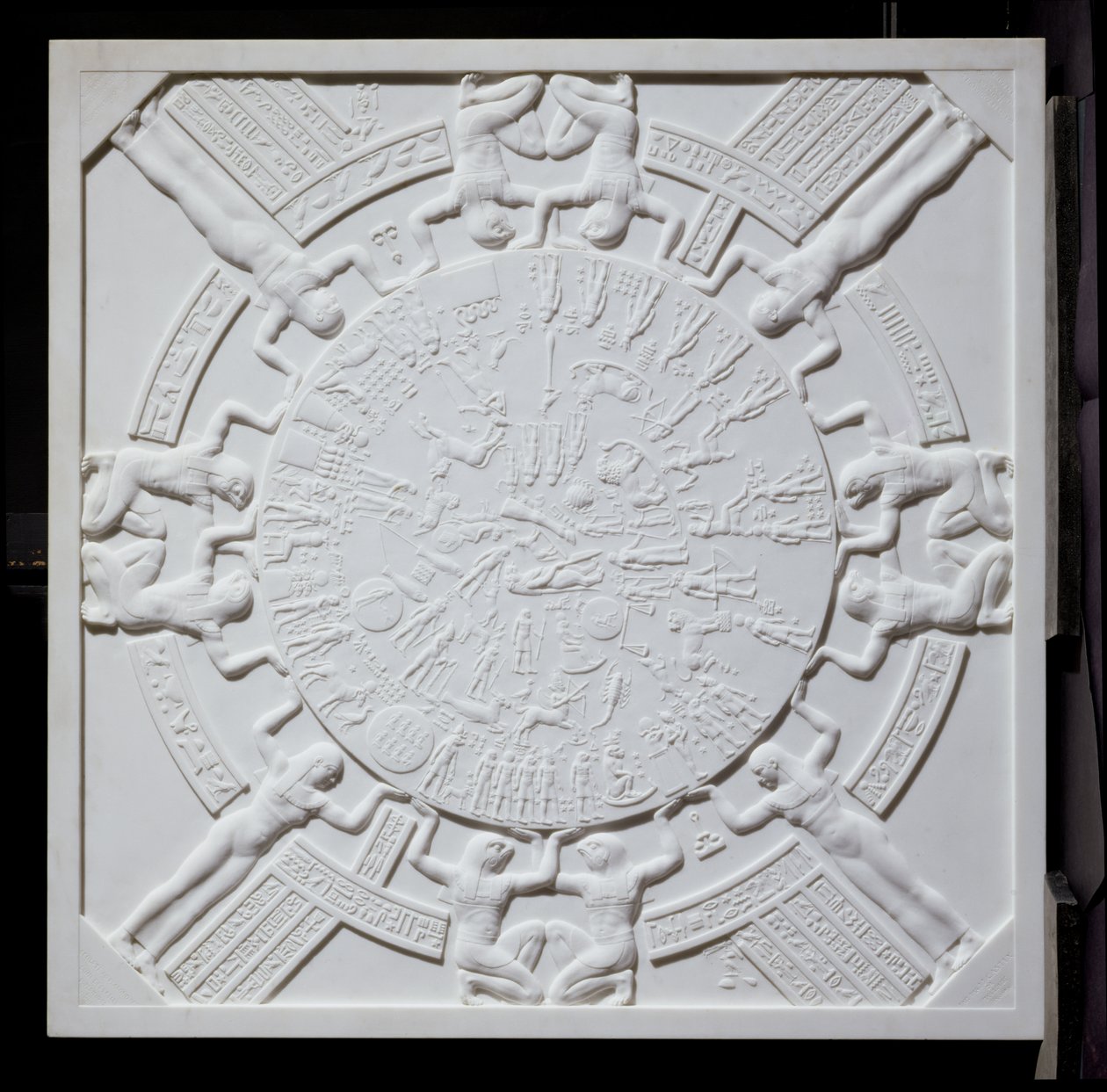Kopia av Dendarahs zodiak, från taket i kapellet vid Hathors tempel, Dendarah, Egypten, 1819 (marmor) av J. J. Castex