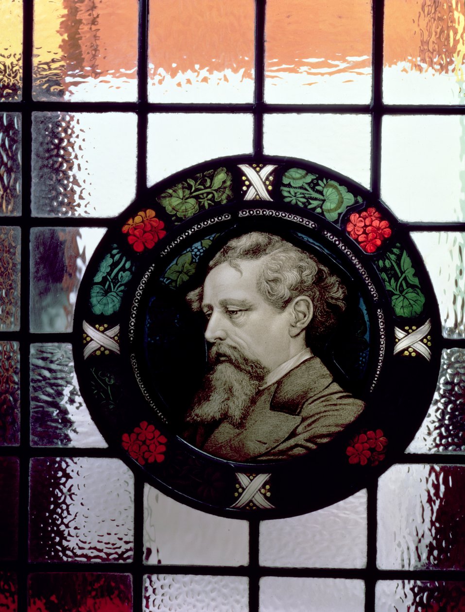 Fönster som visar huvudet av Charles Dickens som en äldre man (målat glas) av J. Winbolt