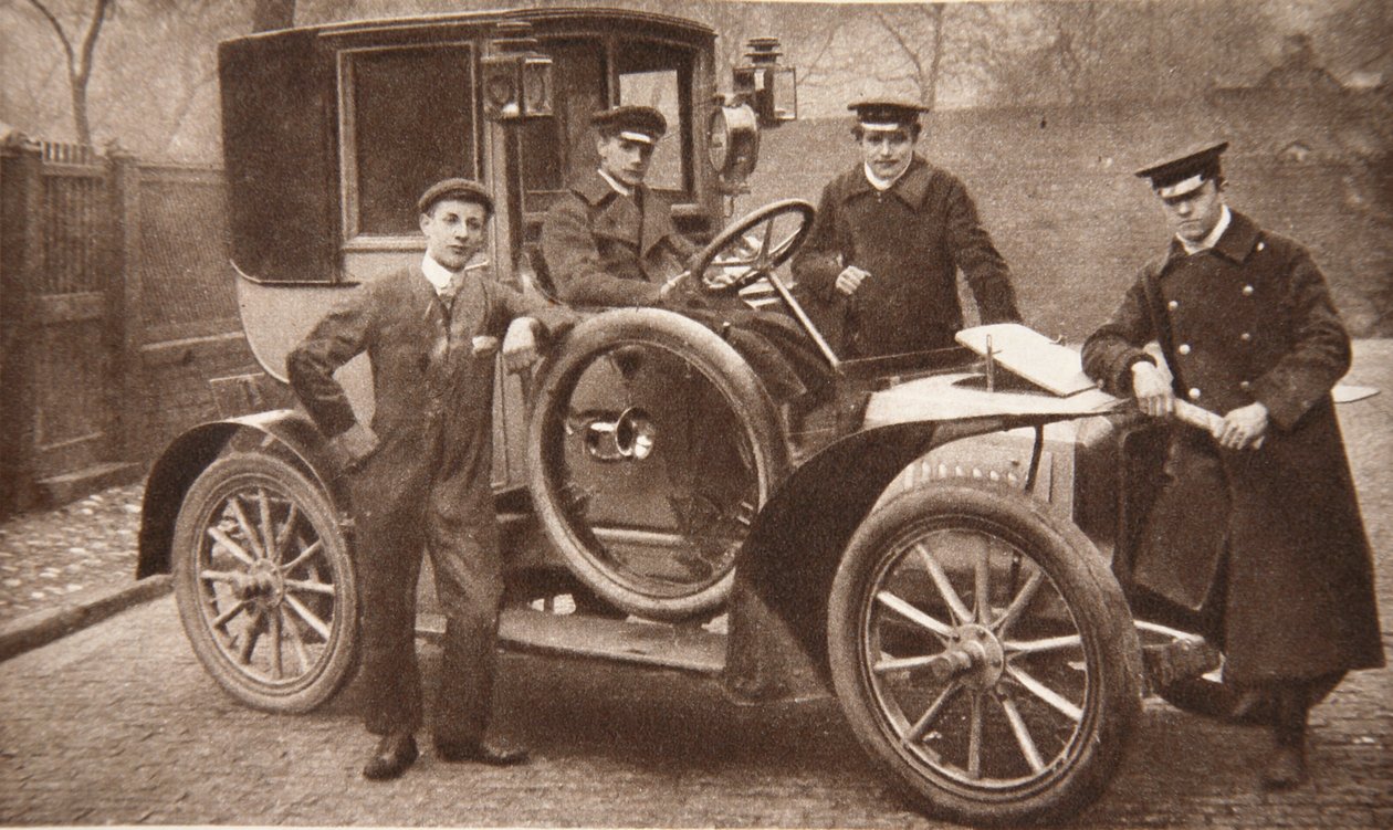 Första taxibilen i Liverpool, 1906 (bw-foto) av J.P. Wood