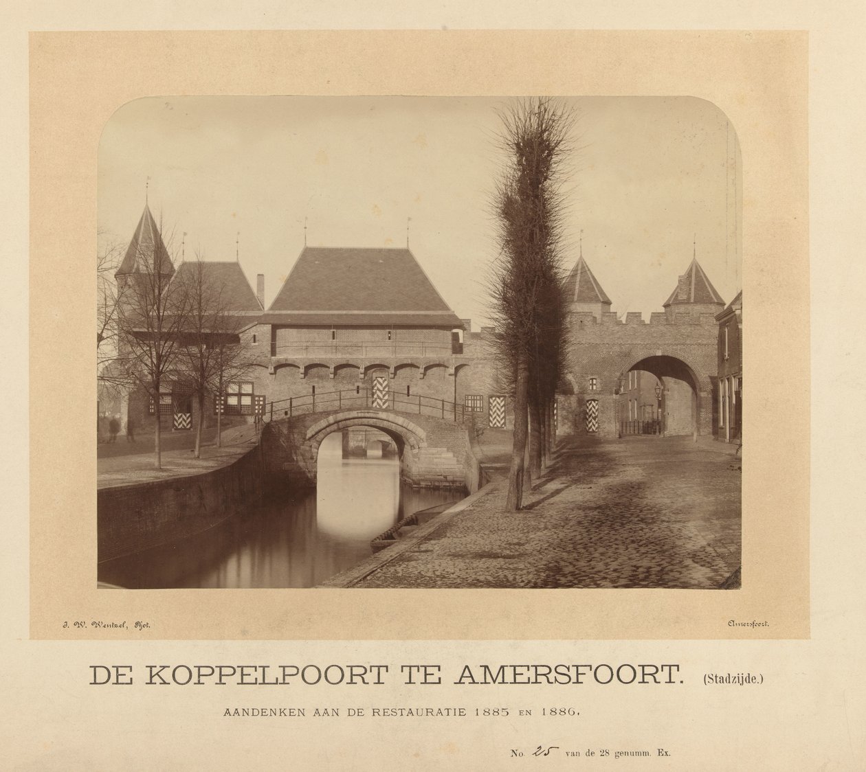 Koppelpoort i Amersfoort (stadssida) (titel på objekt) av J.W. Wentzel