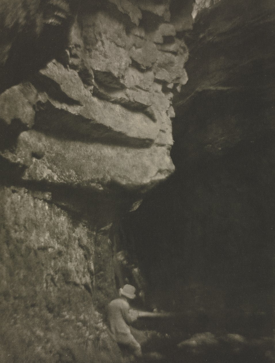 Kameraarbete: Man Sketching, 1910. av J. Craig Annan