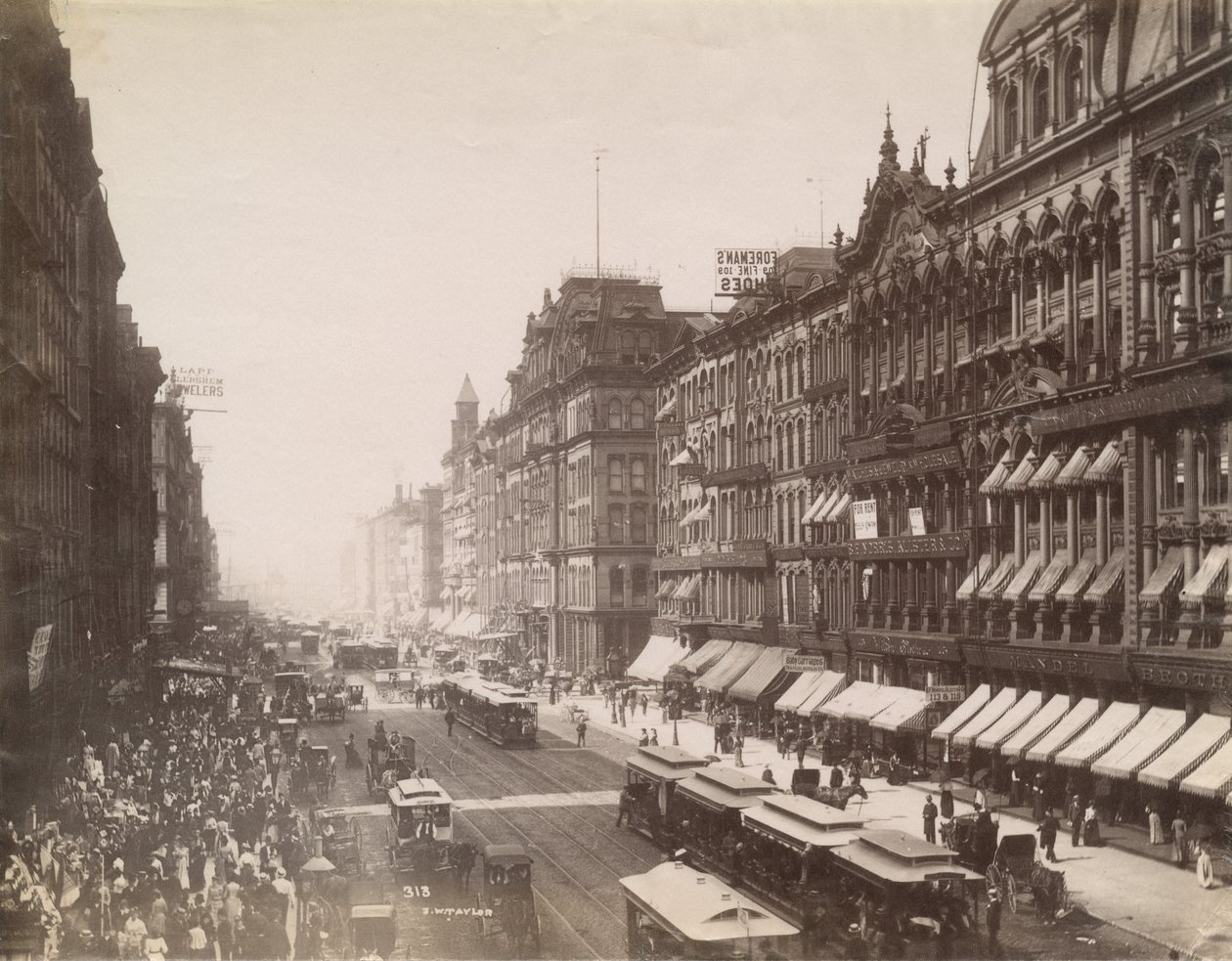 Utsikt över State Street norrut från Madison Street, Chicago, 1890 av J. W. Taylor