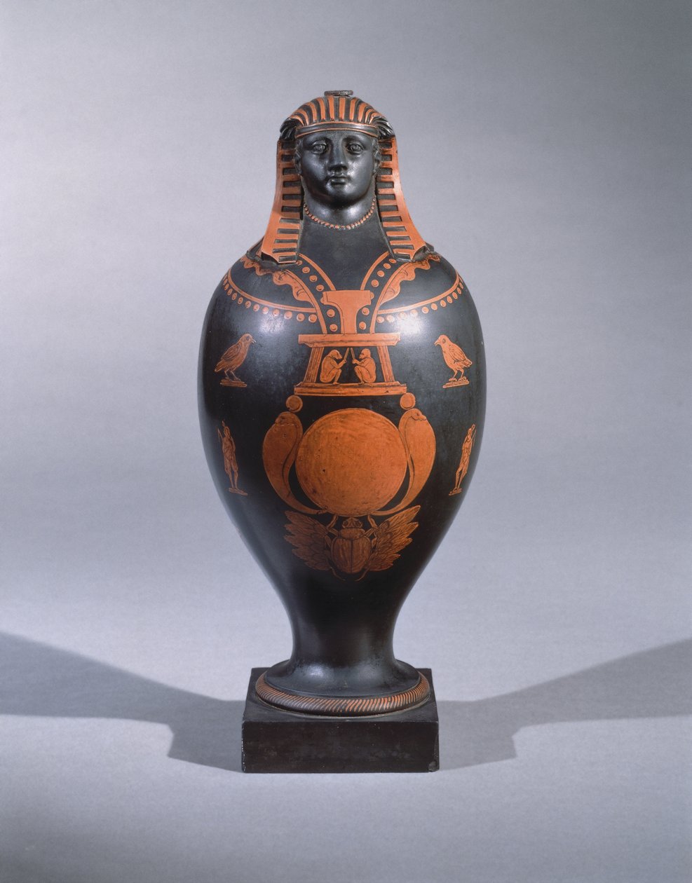 Canopic burk, från Staffordshire, ca 1773 (enkaustisk jordgods) av J. and Bentley Wedgwood