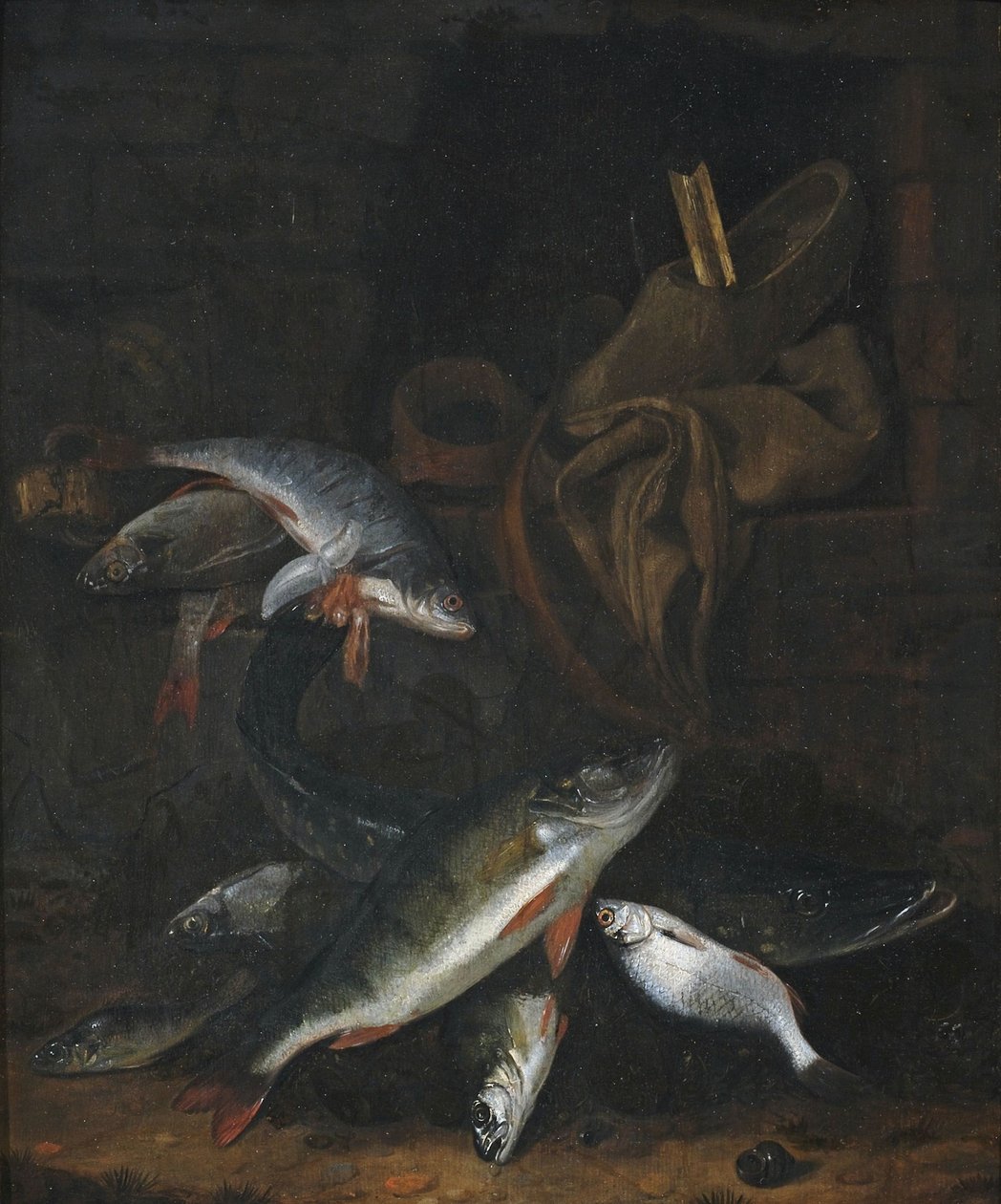 Fiskstilleben med gädda och braxen på en vägg av Jacob Gillig