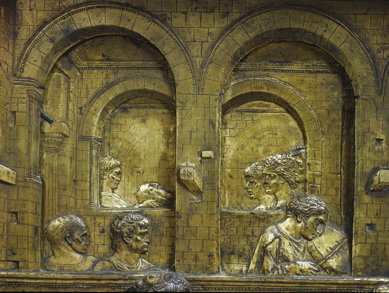 Herodes bankett, detalj av baksidan med musikant och Salome som bär Johannes Döparens huvud på en bricka. Basrelief av dopfunt tillverkad av Jacopo della Quercia (1374-1438) av Jacopo della Quercia