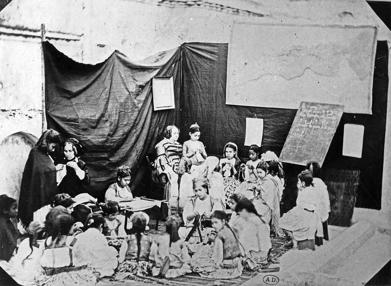 Flickskola i Alger, ca 1860 av Jacques Antoine Moulin