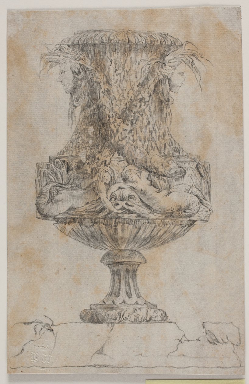 Dekorativ vas med två huvuden och två vattennymfer. Kopia efter Pl. 20 i sviten med vaser designade av Saly 1746. "Vasa a se inventa..." av Jacques Francois Joseph Saly