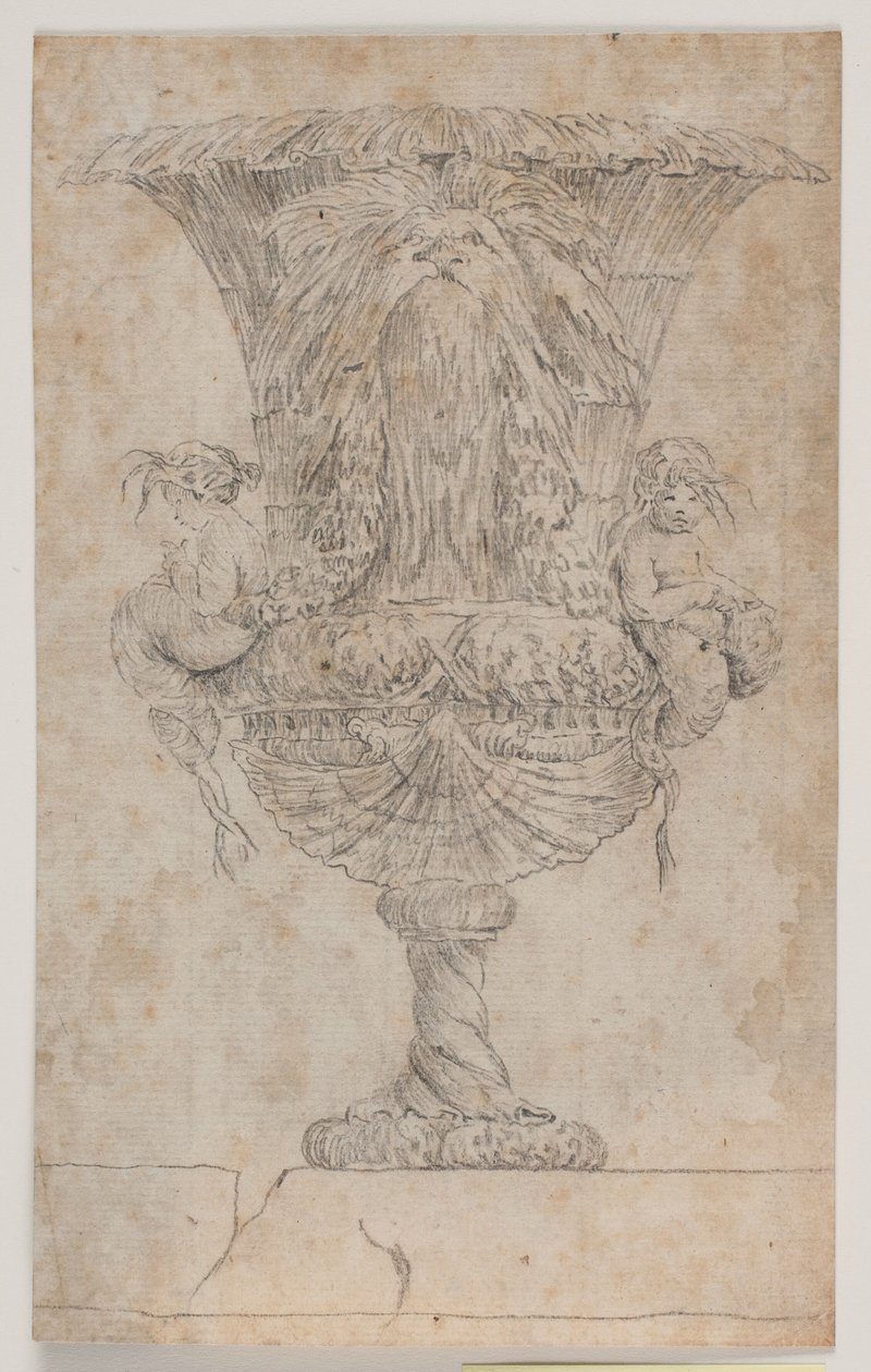 Dekorativ vas med två putti (sjöjungfrur?). Kopia efter redigering (pl. 9) i sviten av vaserna tecknade av Saly 1746. "Vasa a se inventa..." av Jacques Francois Joseph Saly