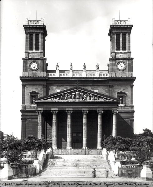Fasad av kyrkan St. Vincent de Paul, byggd 1824-44 av Jacques Ignace Hittorff