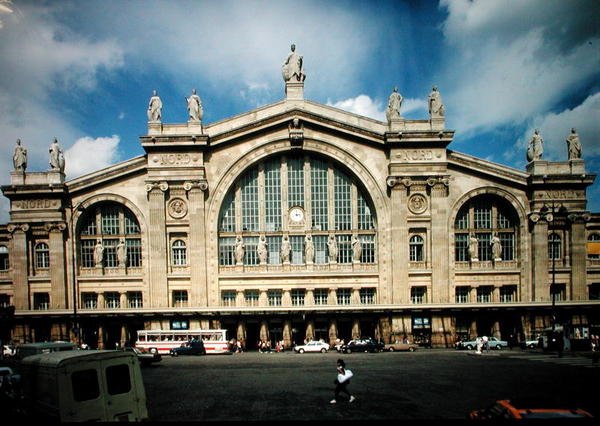 Utsikt över fasaden på Gare du Nord, byggd 1861-63 av Jacques Ignace Hittorff