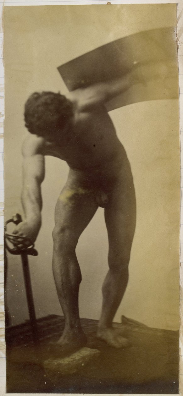 Studie av en manlig nakenmodell, stående böjd med svärd och sköld i händerna, i Jacques de Lalaings studio av Jacques Lalaing (attributed to)