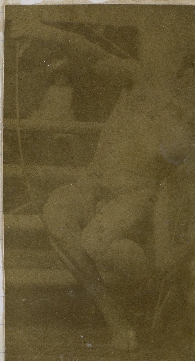Studie av en manlig nakenmodell sittande på ett trappsteg, sedd framifrån med ett rep och rosett i knäet, i Jacques de Lalaings studio av Jacques Lalaing (attributed to)
