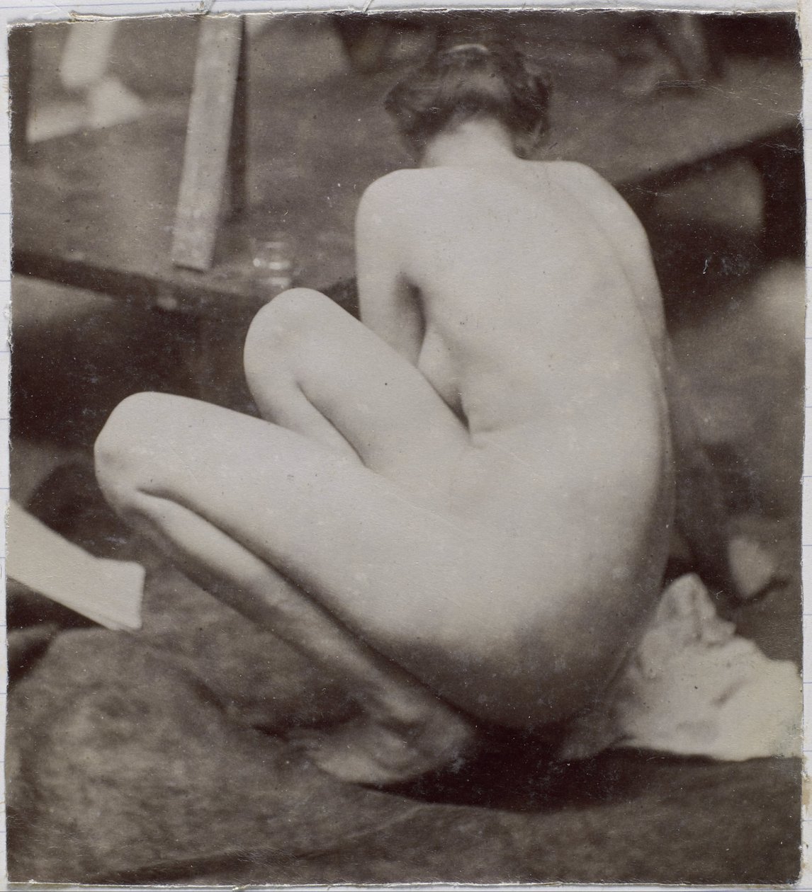 Studie av en kvinnlig nakenmodell, sedd bakifrån, i Jacques de Lalaings studio, förstudie för element till en fontän vid Musee des Beaux arts, Tournai och för en cirkulär fontän av Jacques Lalaing (attributed to)
