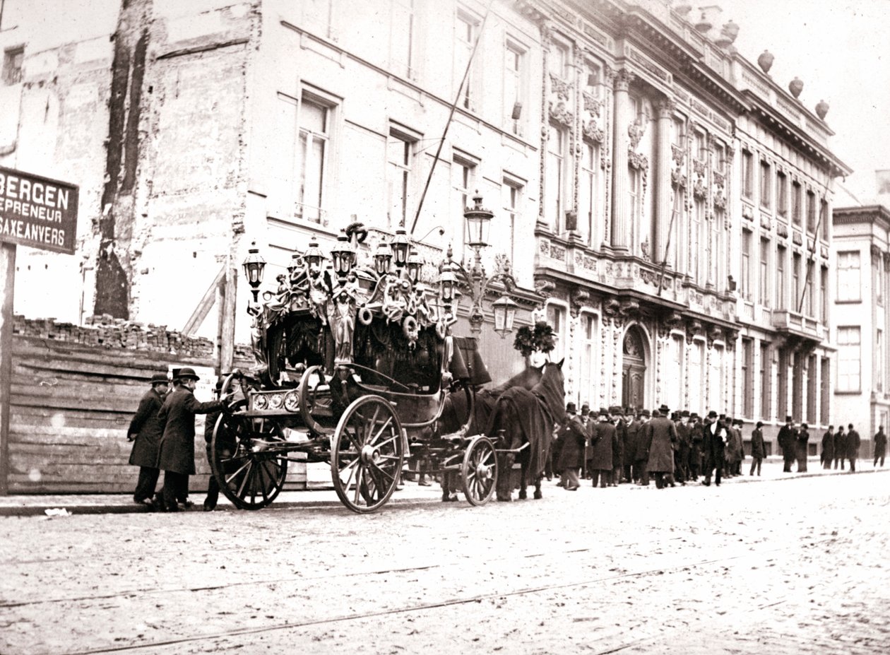 Hästdragen likbil, Antwerpen, 1898 av James Batkin