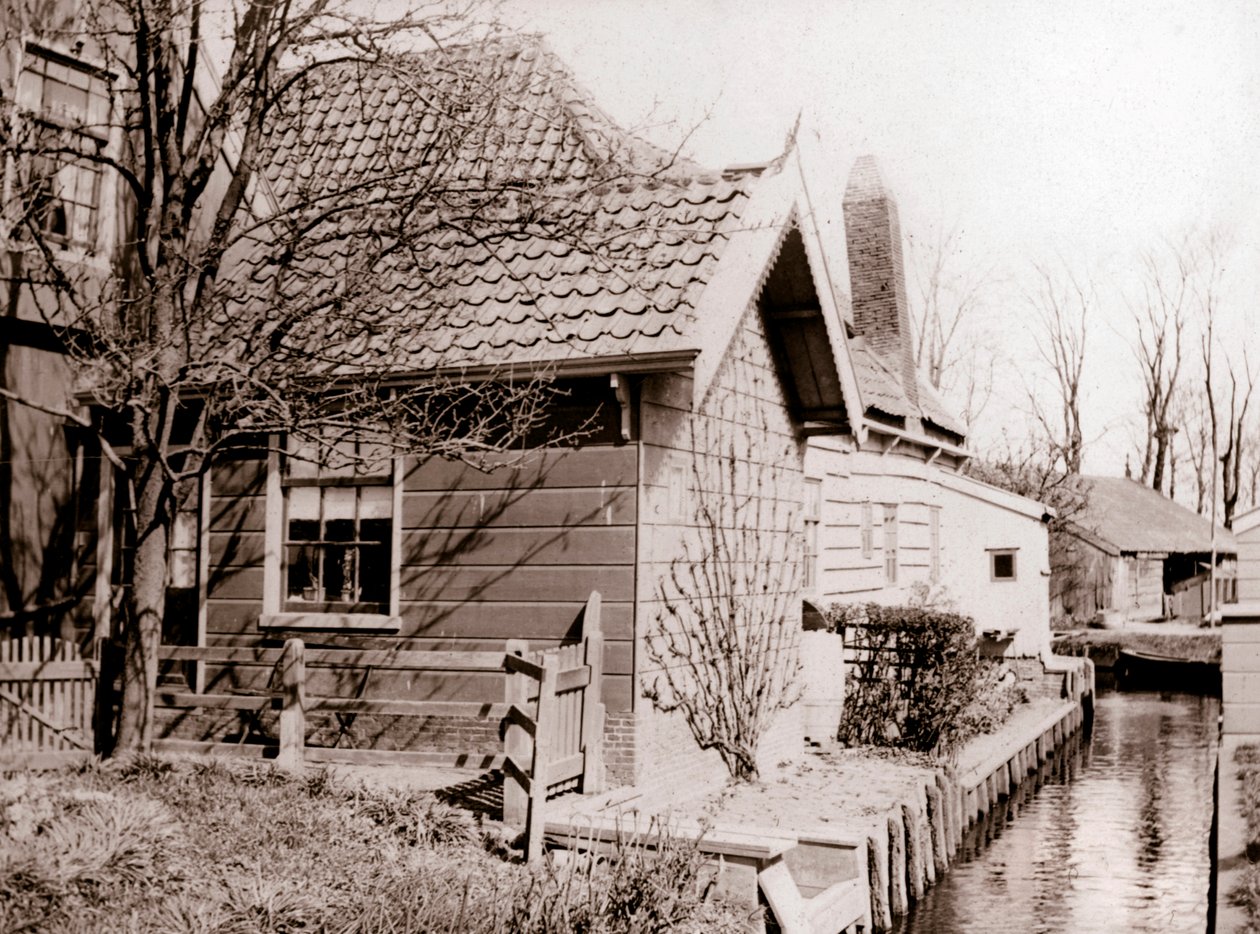 Hus på en kanalbank, Broek, Nederländerna, 1898. av James Batkin