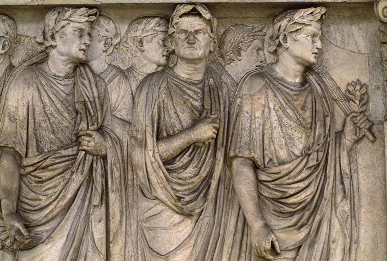 Ara Pacis Augustae, ett fristående altare med en grupp änkor, magistrater, präster... av James L Stanfield