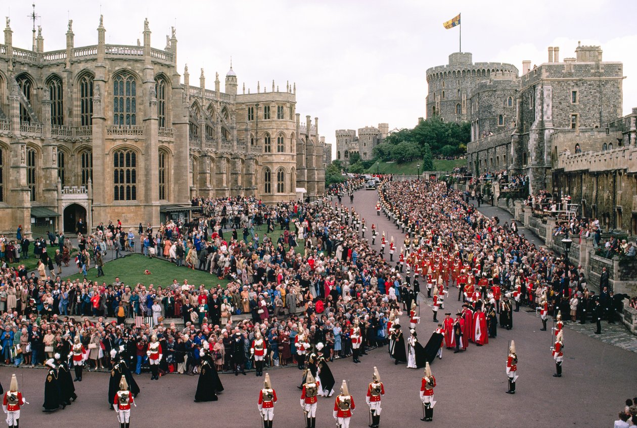Drottning Elizabeth, Prins Philip presiderar i St George