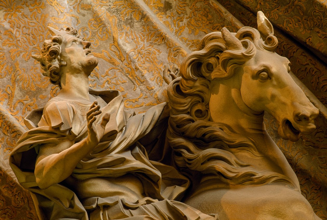 Den romerske kejsaren Konstantin är skulpterad i sten av barockkonstnären Bernin som avbildar... av James L Stanfield
