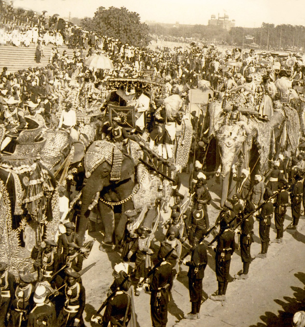 Den stora Durbar processionen, Delhi, Indien. 1903 (foto) av James Ricalton