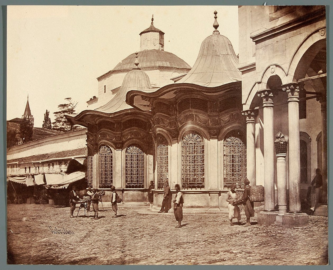 "Fontaine de Sultan Mahmoud. Tophanna" [Istanbul. Sultan Mahmuds fontän i Tophane] av James Robertson