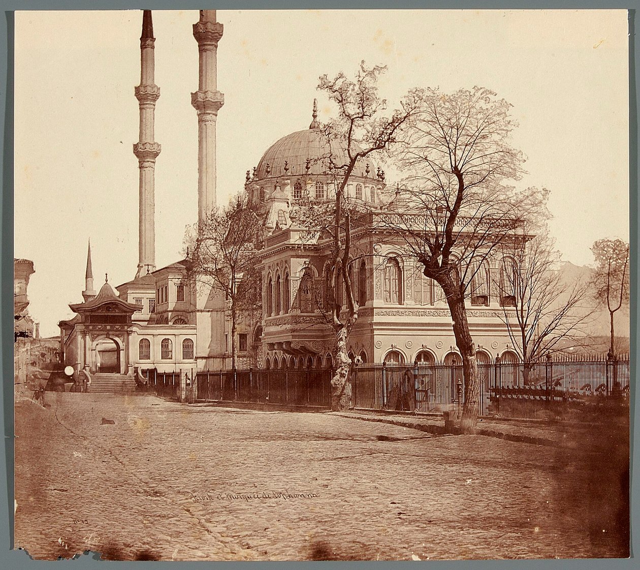 Kiosk och moské i Tophane av James Robertson