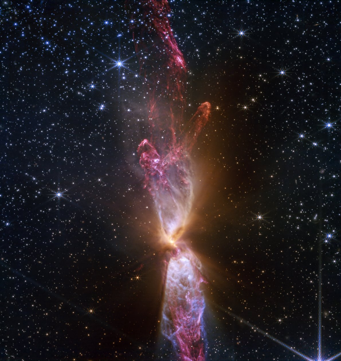 Häpnadsväckande detaljrikedom i stjärnsystem under aktiv bildning av James Webb Space Telescope (NASA)