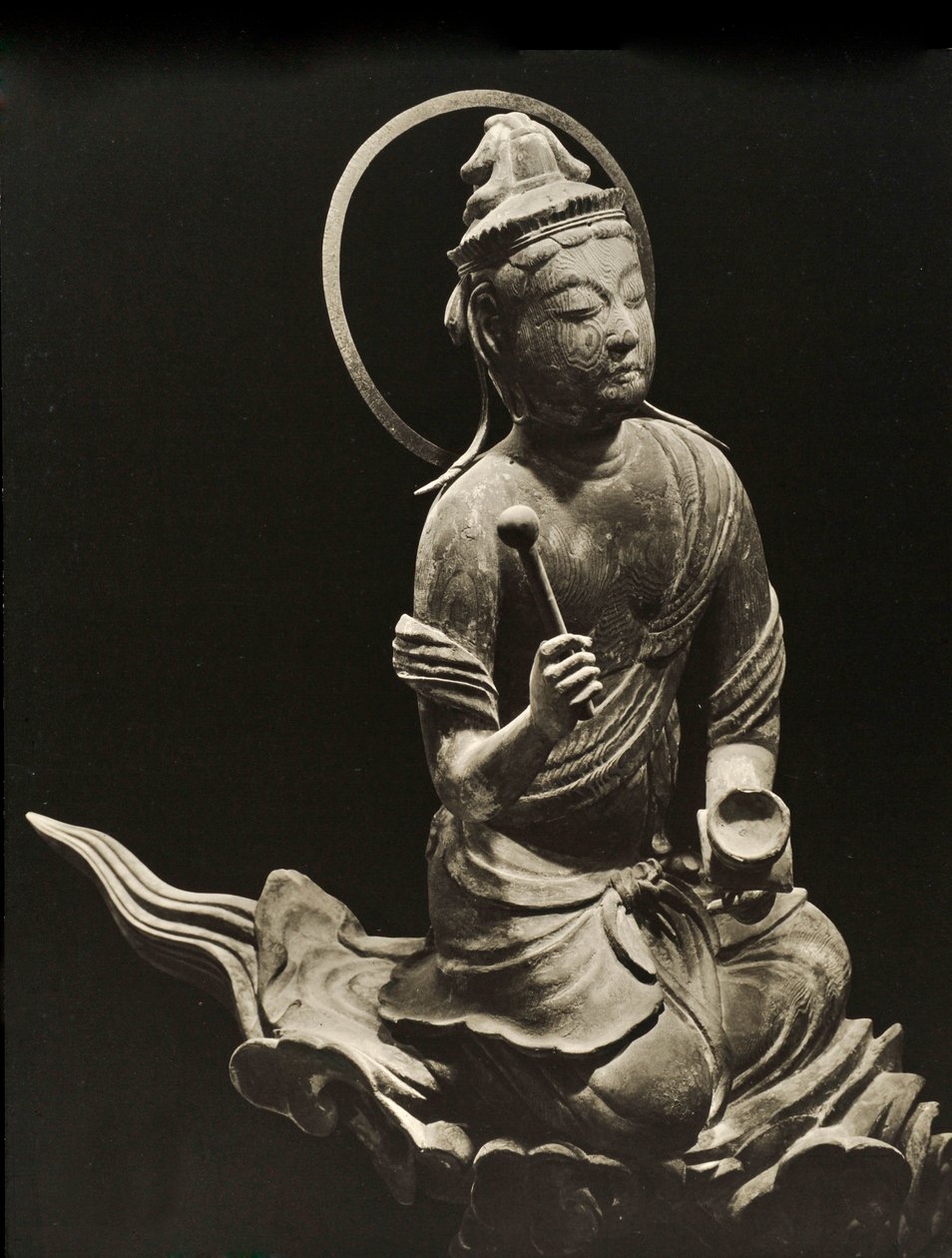Bosatsu spelar musikinstrument, från 1000-talet, Late Heian Period, Byodo-In, Kyoto, 1950 av Japanese Photographer