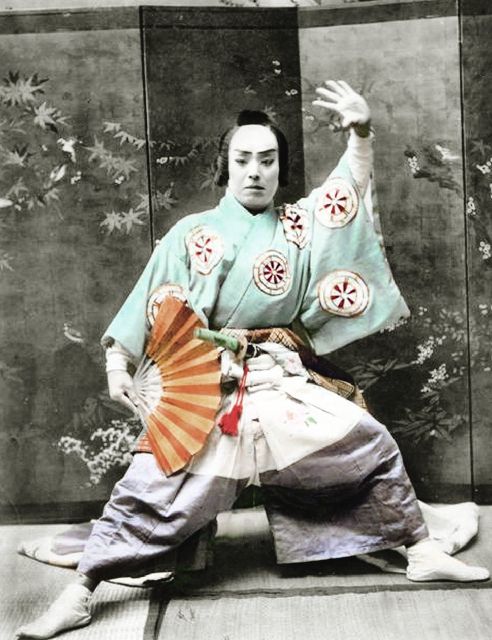 Kabuki-skådespelare, 1901 (handfärgat albumfoto) av Japanese Photographer