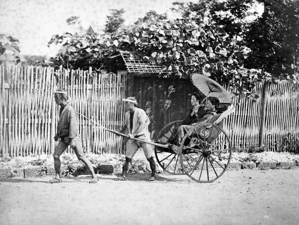 Two Girls in a Rickshaw, ca 1860-80 av Japanese Photographer