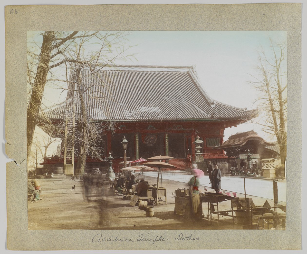 Asakusa-templet, Tokyo, Japan (handfärgat svartvitt foto) av Japanese Photographer