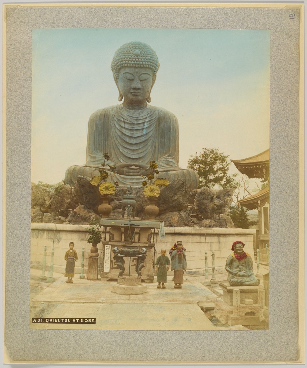 Daibutsu i Kobe, Japan (handfärgat svartvitt foto) av Japanese Photographer