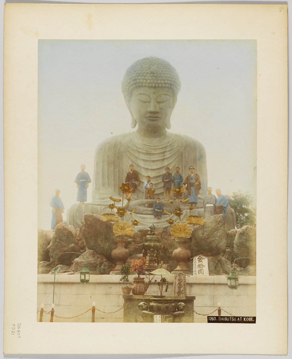 Daibutsu i Kobe, Japan (handfärgat svartvitt foto) av Japanese Photographer