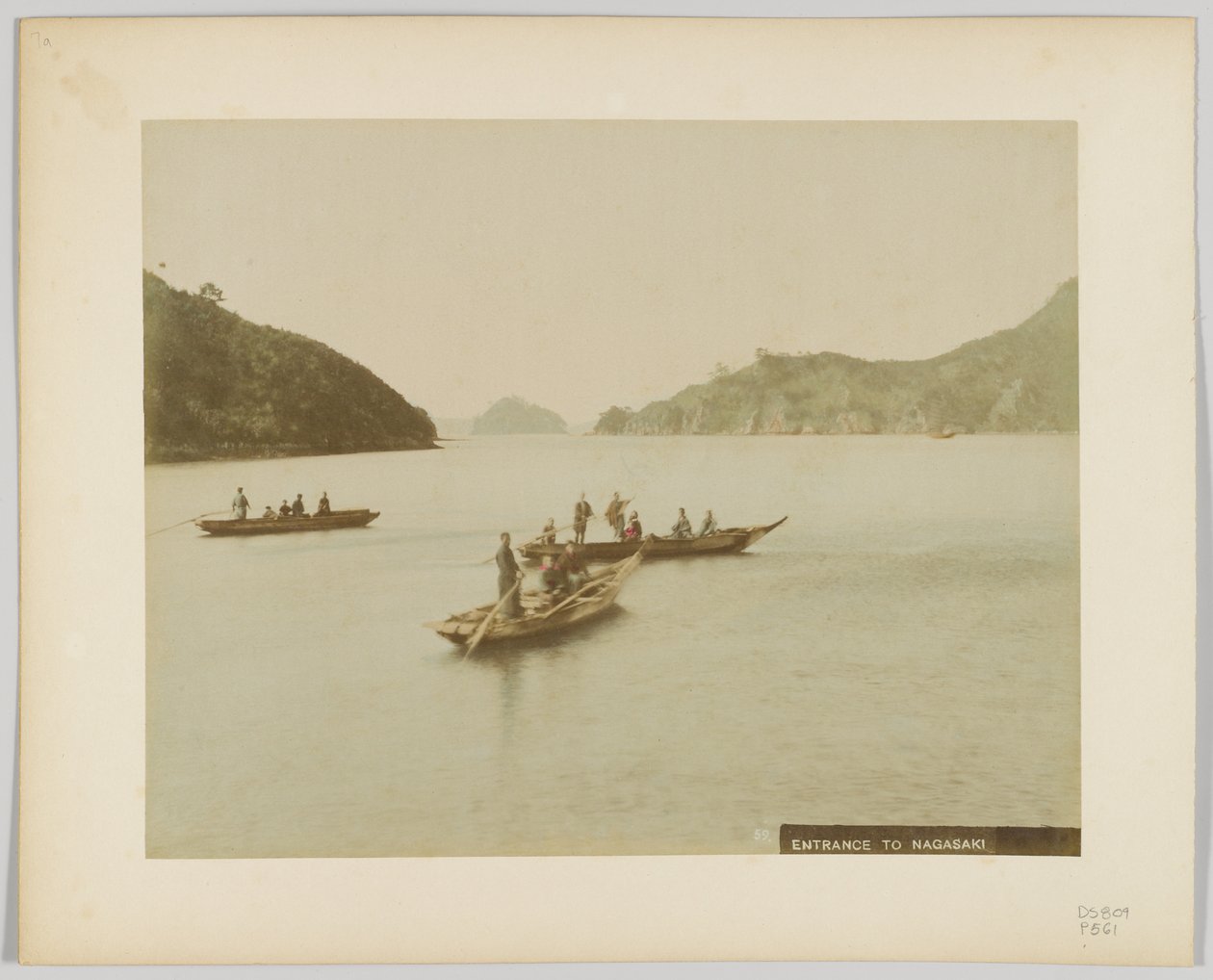 Inträde till Nagasaki, Japan (handfärgat svartvitt foto) av Japanese Photographer