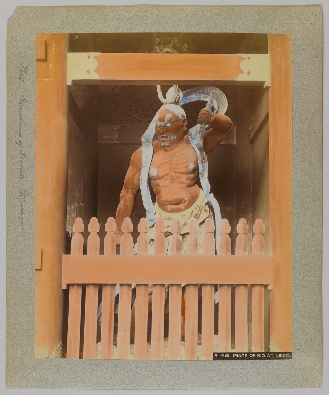 Bild på Nio på Nikko, Japan (handfärgat svartvitt foto) av Japanese Photographer