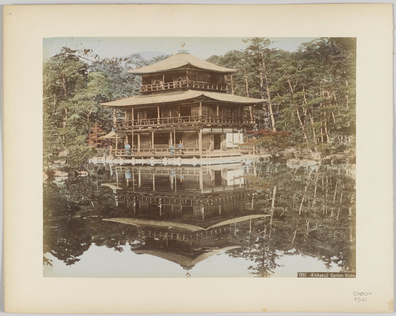 Kinkakuji Garden, Kyoto, Japan (handfärgat svartvitt foto) av Japanese Photographer