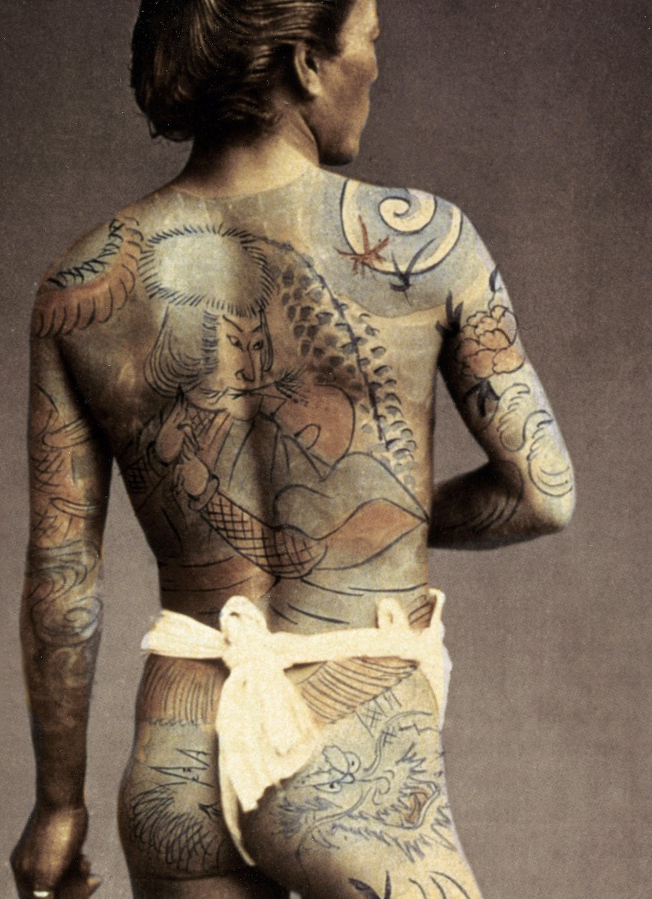 Man med traditionell japansk Irezumi-tatuering, c.1880 av Japanese Photographer
