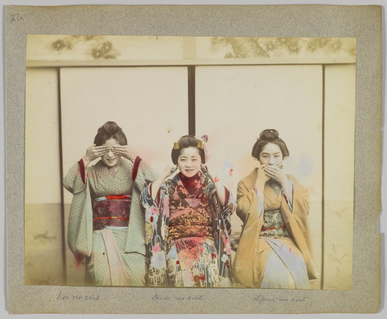 Se inget ont, hör inget ont, tala inget ont (handfärgat svartvitt foto) av Japanese Photographer
