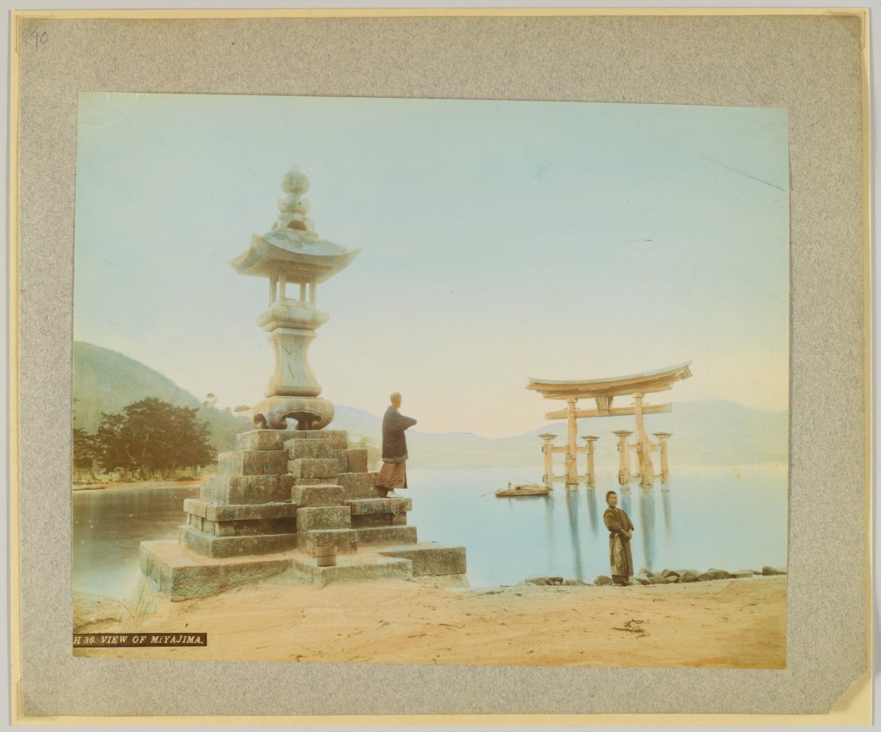 Utsikt över Miyajima, Japan (handfärgat svartvitt foto) av Japanese Photographer