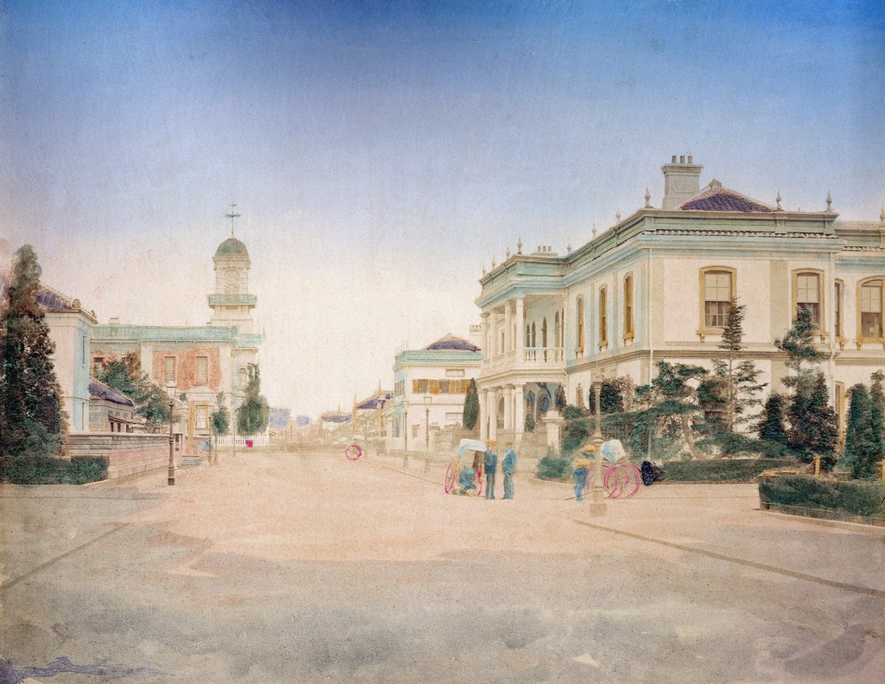 Utsikt över huvudgatan i Yokohama city, ca 1890 (handfärgat foto) av Japanese Photographer