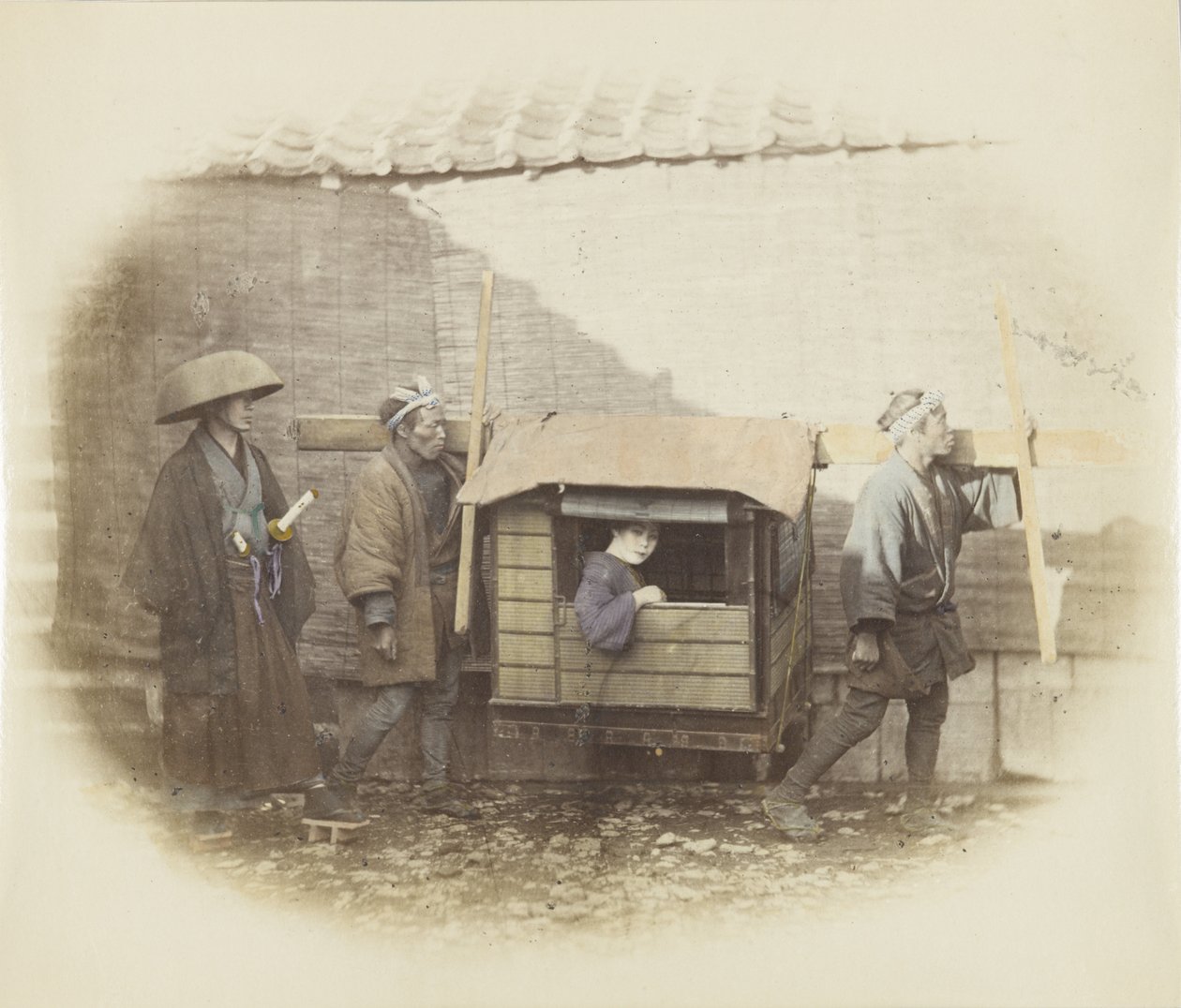 Kvinna buren i en norimono (handfärgat svartvitt foto) av Japanese Photographer