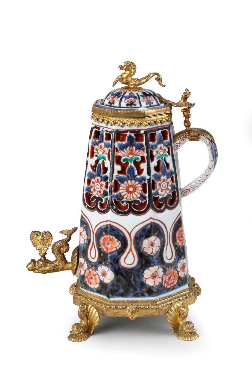 En sällsynt, elegant monterad Imari kaffekanna och lock (keramik) av Japanese School