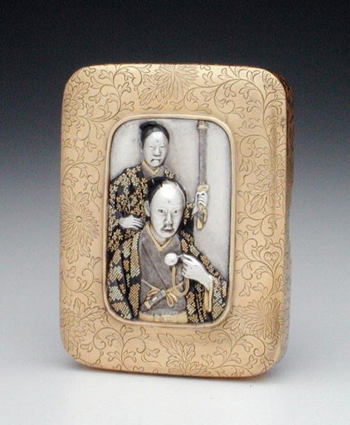 Låda och omslag som visar en feodalherre med hållare (förgylld silver) av Japanese School