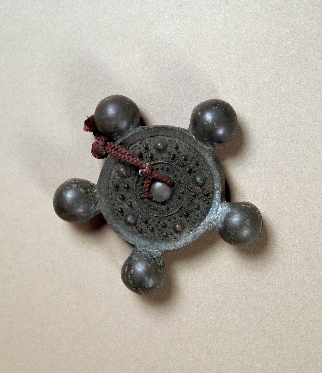 Bronsspegel med fem små klot, Kofun-period (250-538) av Japanese School